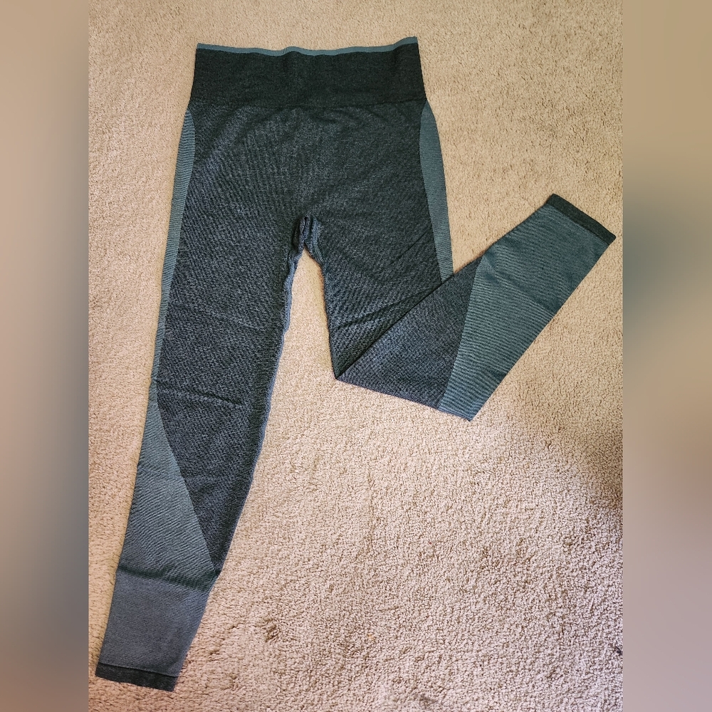 VICTORIA'S SECRET PINK seamless leggings Size Medium